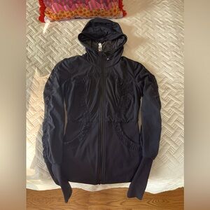 lululemon women’s size 4 ruched athletic zip up hoodie